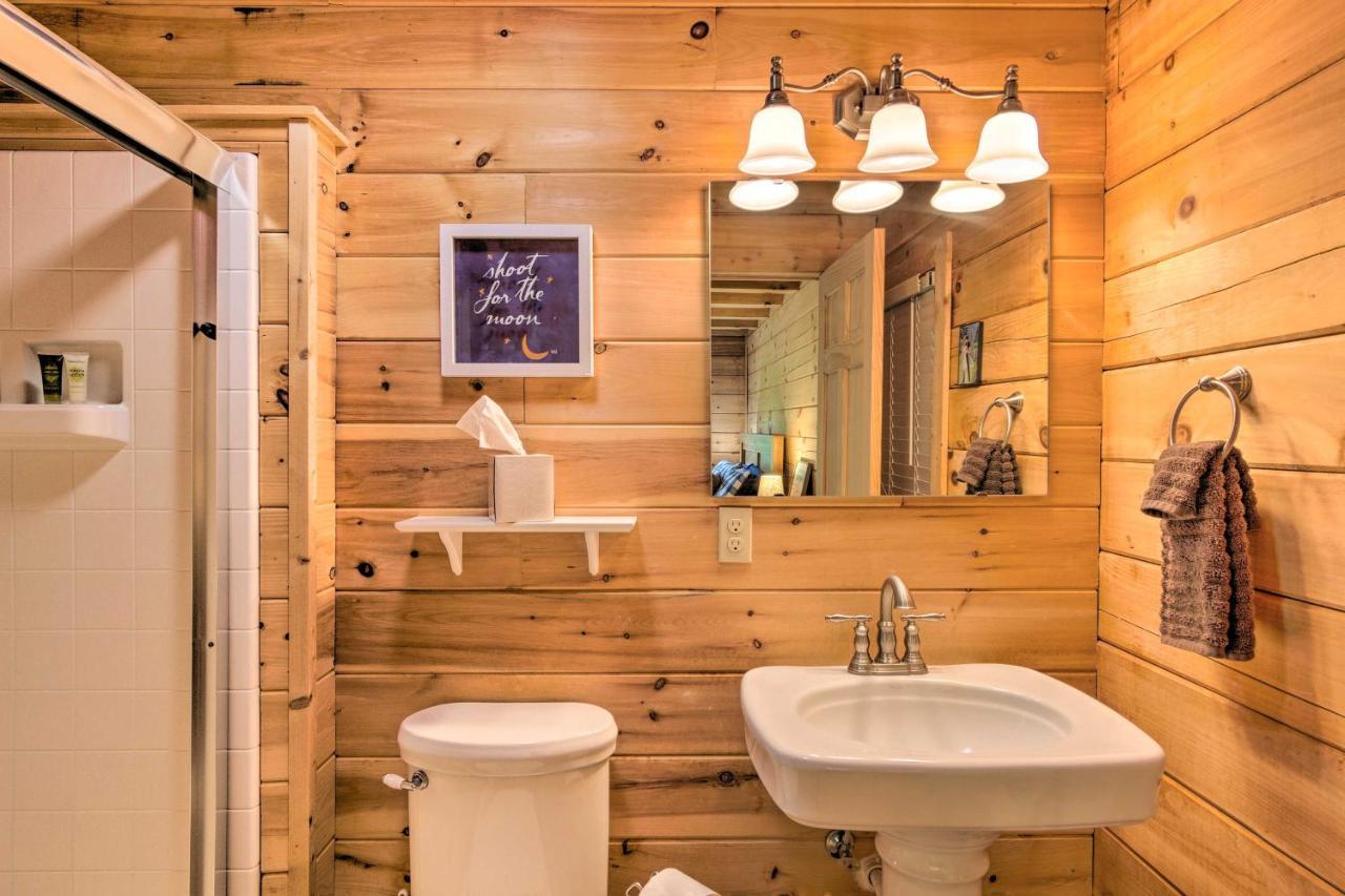 Moonshine Manor Cabin With Hot Tub, Near Lake Lure Exterior photo