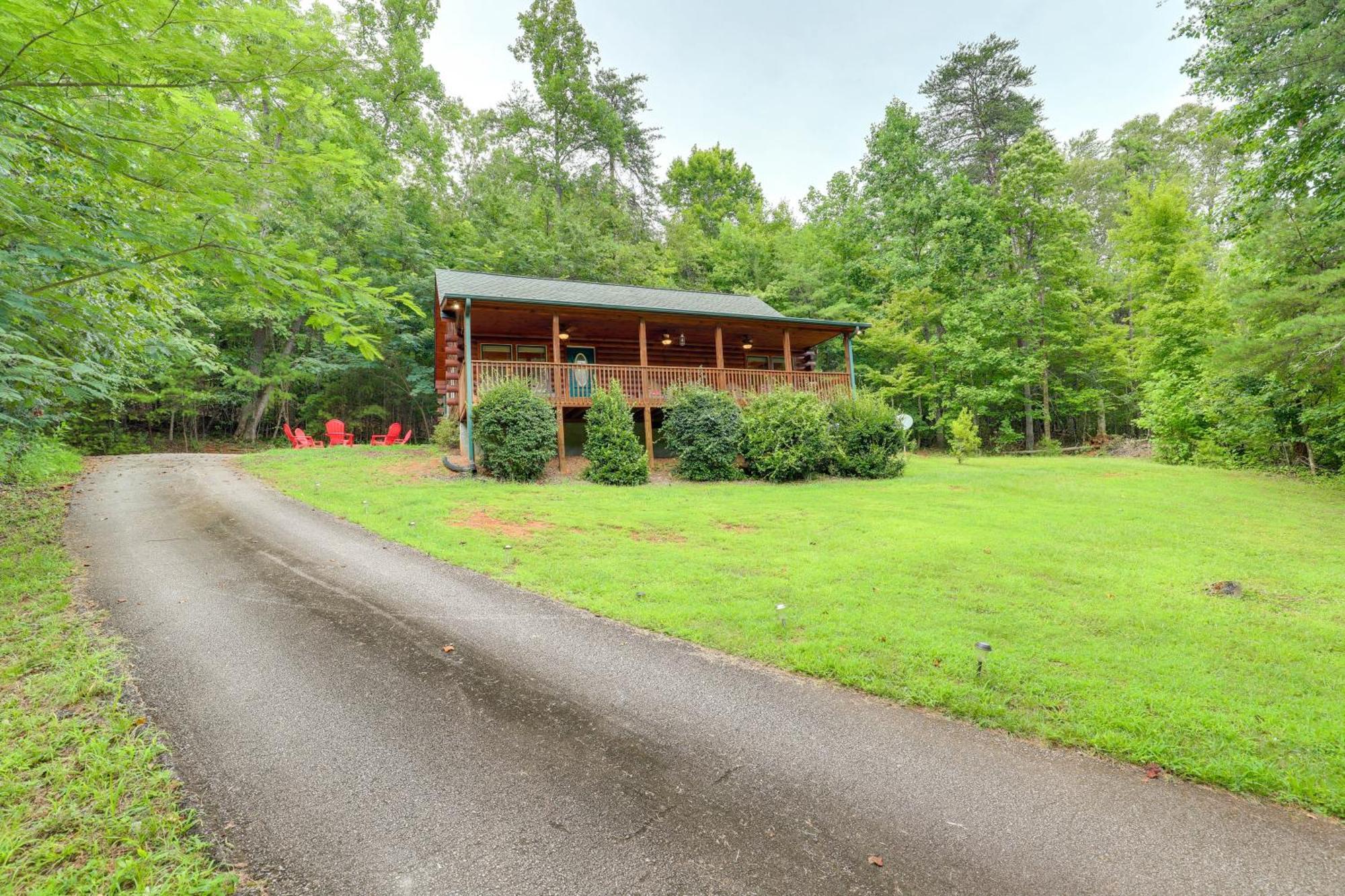 Moonshine Manor Cabin With Hot Tub, Near Lake Lure Exterior photo