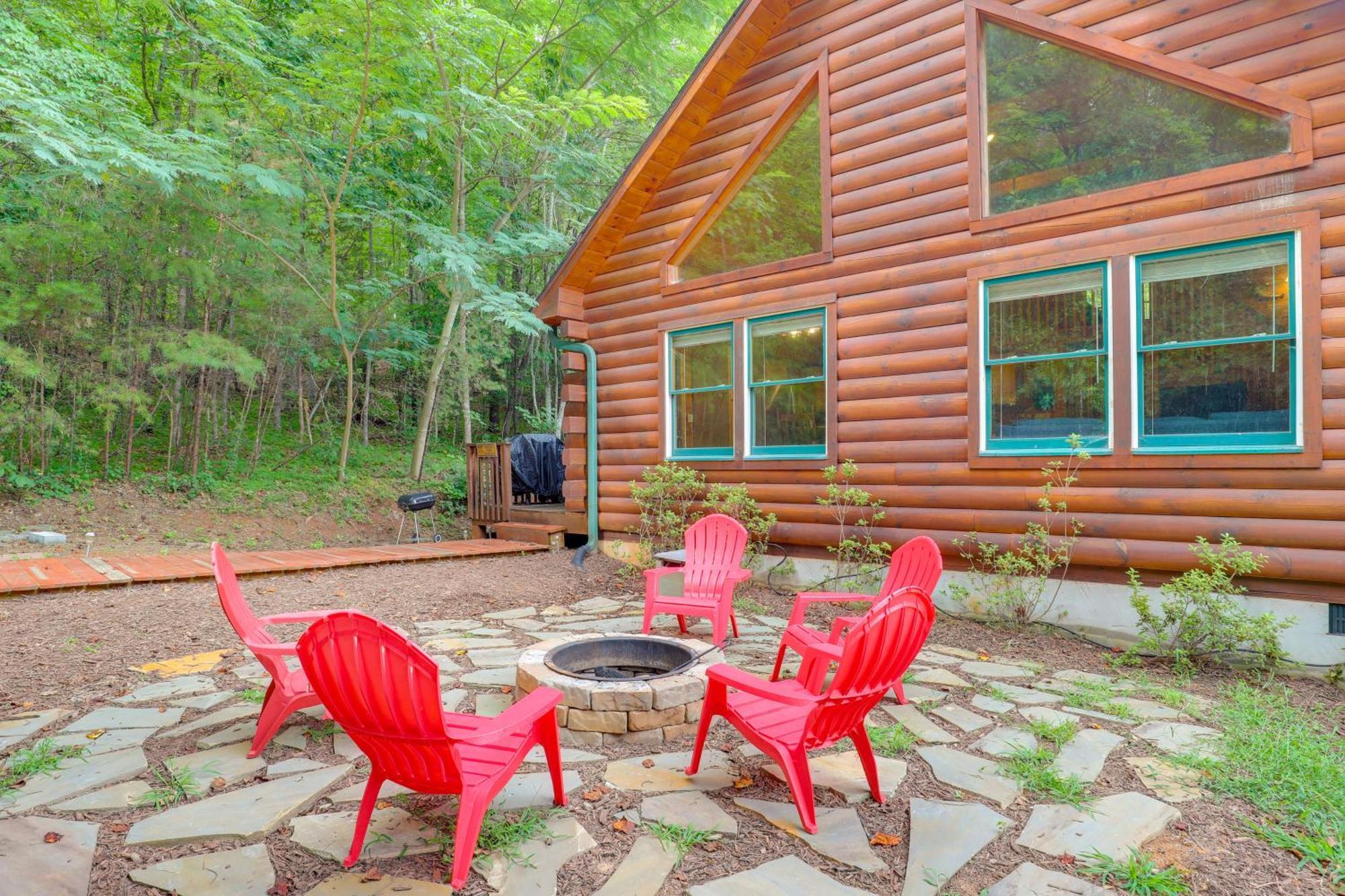 Moonshine Manor Cabin With Hot Tub, Near Lake Lure Exterior photo